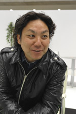photo_ＭＡクリエーティブネットワーク　デザイナー　安達　稔　氏 