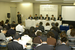 photo_Panelists discussing collaboration between different producers