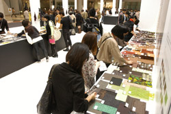 photo_Apparel makers and overseas buyers are visiting.