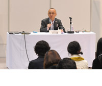 photo_Forum Reading Apparel Merchandising Now