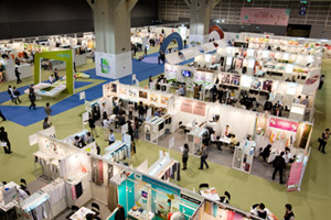 写真_展示会の概観