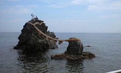 写真＿二見浦の夫婦岩