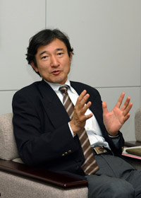 写真_中村豊東レ新流通開拓室長