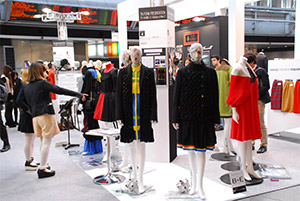 photo_Academic-industrial collaboration: 8th FORM PRESENTATION
Theme < Evolution of Wool 3 >