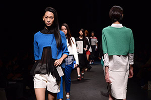 photo_PIGGY’S SPECIAL - PIG SKIN FASHION SHOW -